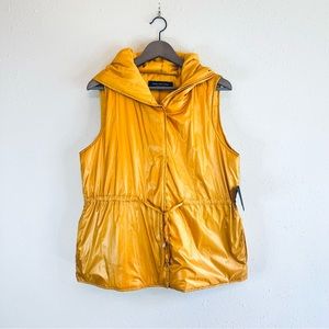 Marc New York Andrew Marc Gold Yellow Hooded Puffer Women’s Vest Sz Medium NWT